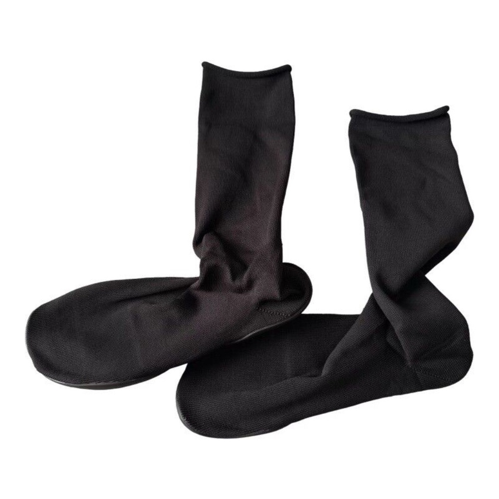 NEW | Yeezy Pods - size 3 (Men’s 11-13)
